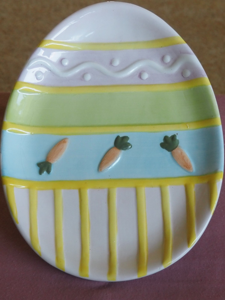 Pair of Easter Egg Shaped Dish’s / Ceramic Egg Shaped Snack Plates