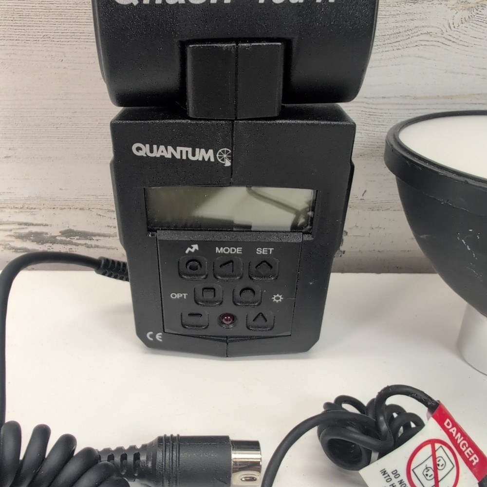 Quantum Instruments Qflash Model T5D-R Flash UNTESTED W/Bulb and Reflector