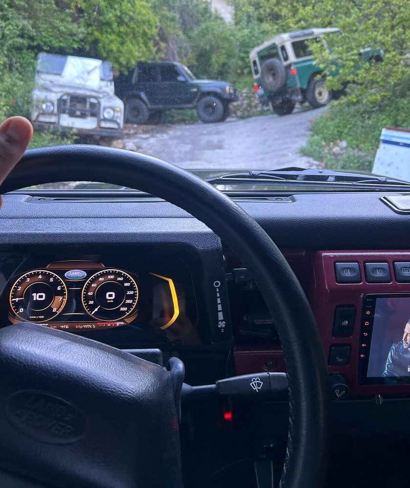 LAND ROVER DEFENDER DIGITAL DASHBOARD