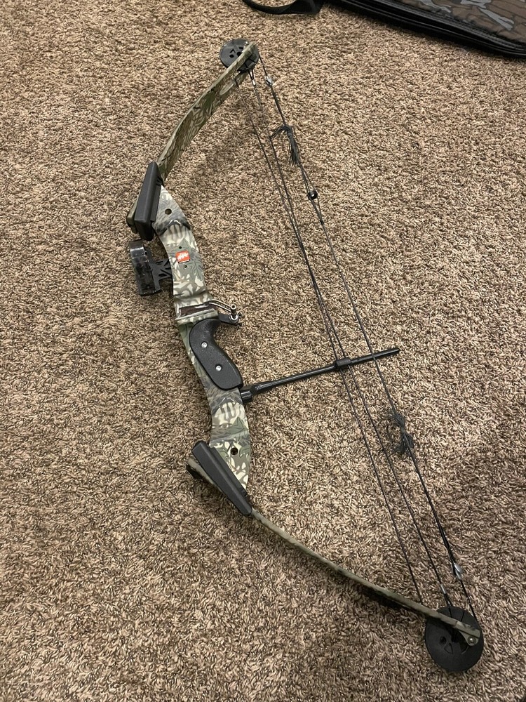 Right handed PSE Nova compound bow