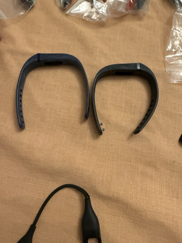 Fitbit FB401 Flex Wireless Activity and Sleep Tracker Small Wristband - 11 Bands