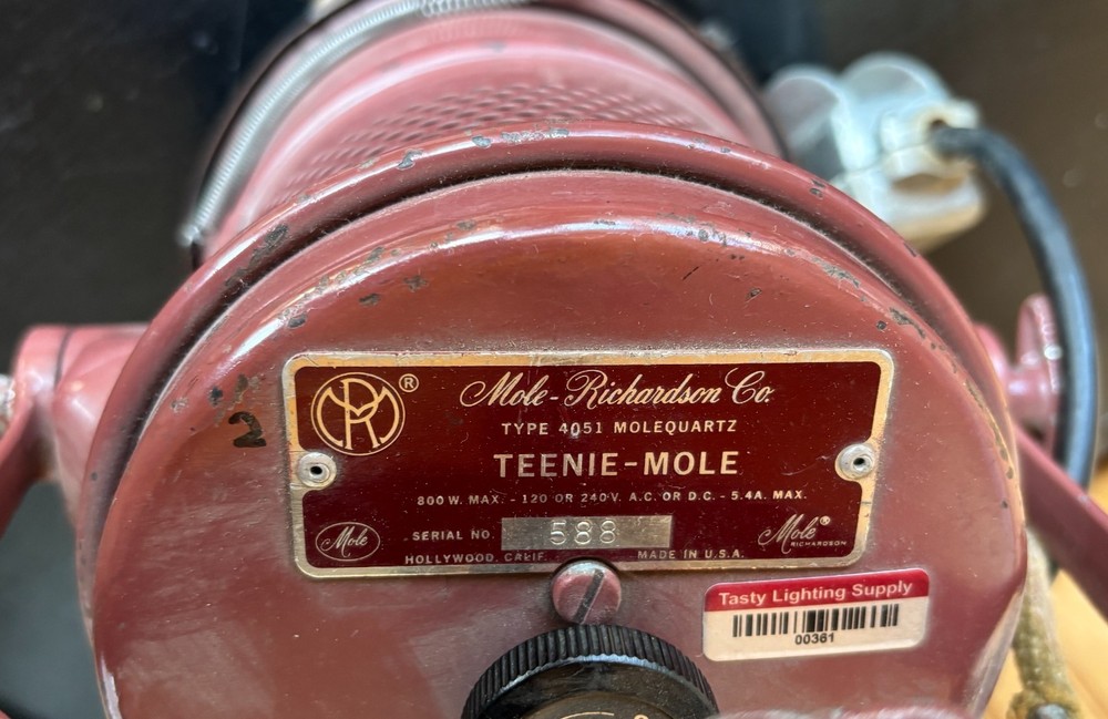 Mole-Richardson 800W Type 4051 Molequartz Teenie-Mole Light (588)
