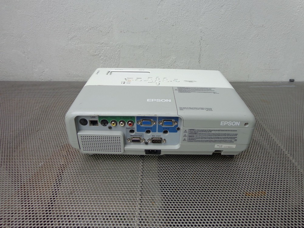 EPSON POWERLITE 83c EMP-83 LCD PROJECTOR