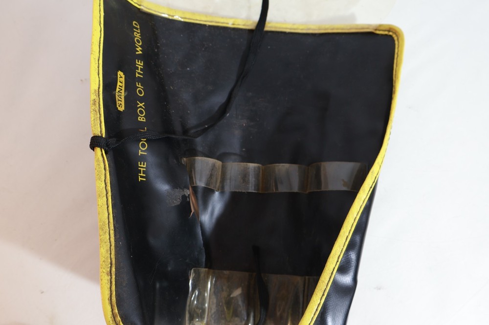 STANLEY # 40 & # 60 BLACK HANDLE CHISELS WITH PLASTIC CASE GOOD CONDITION