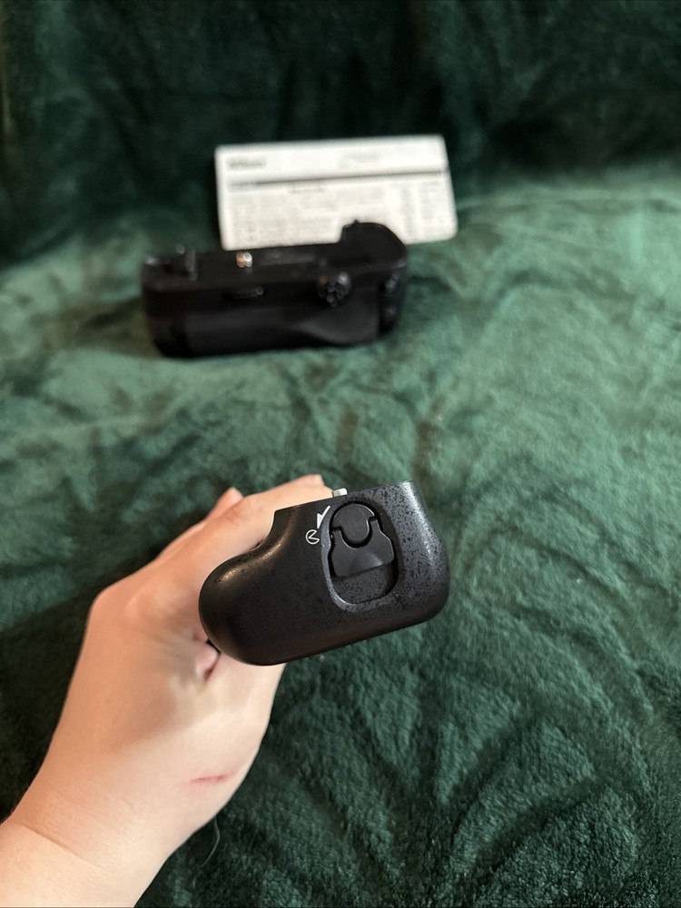 Nikon MB-D16 Multi Battery Power Pack