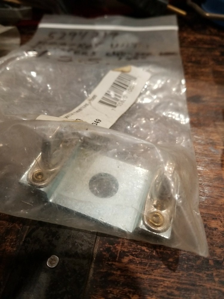 N.S S. BRACKET WITH TWISTERS PART #  5294219