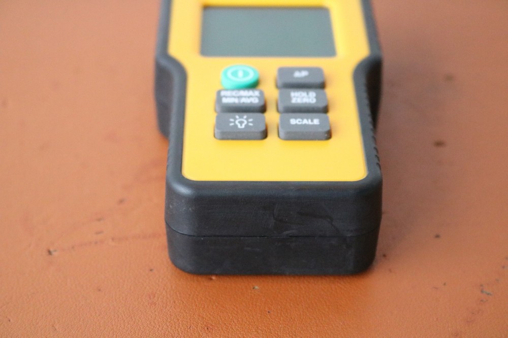 UEI EM152 Differential Digital Manometer