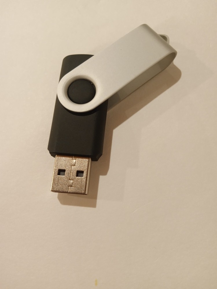 PS4 OPERATING SYSTEM Software Update 13.04 USB Installer -- SONY -- 16GB -- 2026