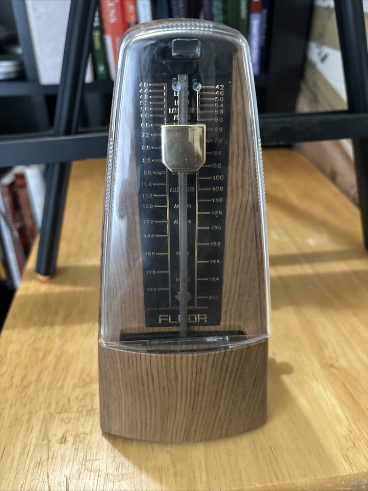 FLEOR METRONOME MODEL: WORKS GREAT WOOD GRAIN PLASTIC BODY