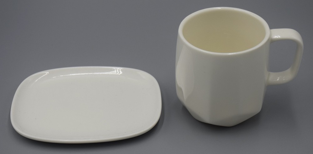 Delta Air Lines Cup & Saucer (Current Set)