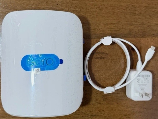 eero Max 7 (ONLY FRONTIER) Mesh Wi-Fi 7 Router - White, 1-Pack