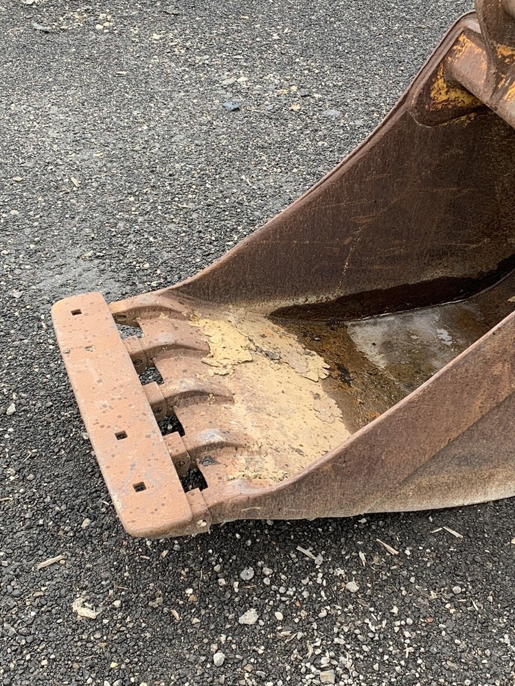 John deere 310 24” Digging bucket