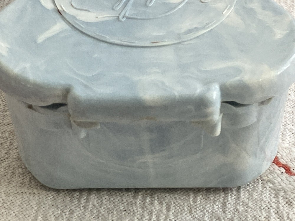 Vintage Kwik Thred Automatic Needle Threader BLUE SWIRL Plastic Box EMPTY