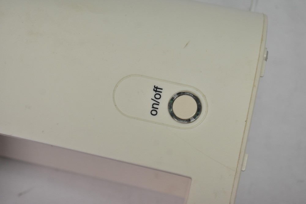 Willow Coffee Maker Model 1706NY Single Serve 1000W Compact Electric White