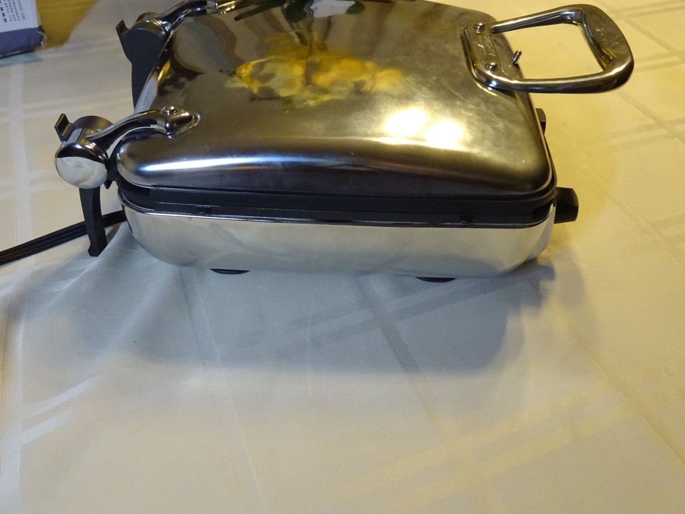 All-Clad 4-Slice Digital Waffle Maker with Removable Plates Model WD824D51