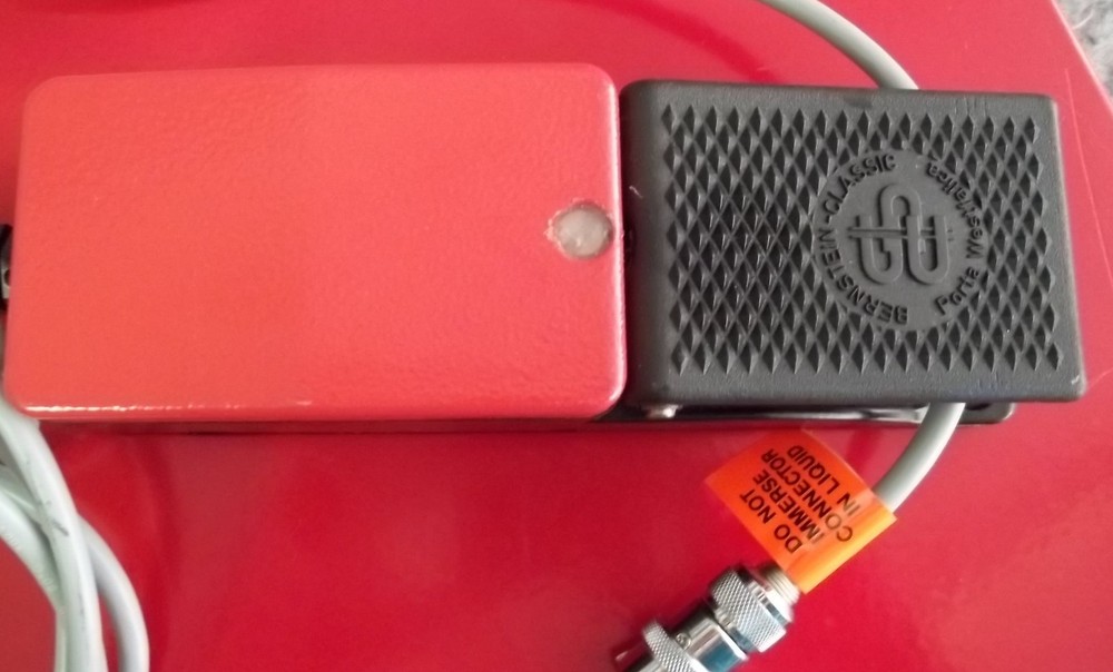 Wolf 2083-40 Light Source - With Foot Control