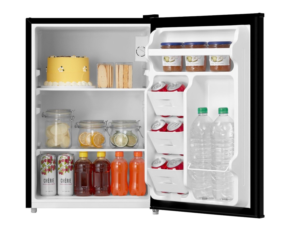Mainstays 2.7 Cu Ft Compact Fridge, Black, Adjustable Shelves