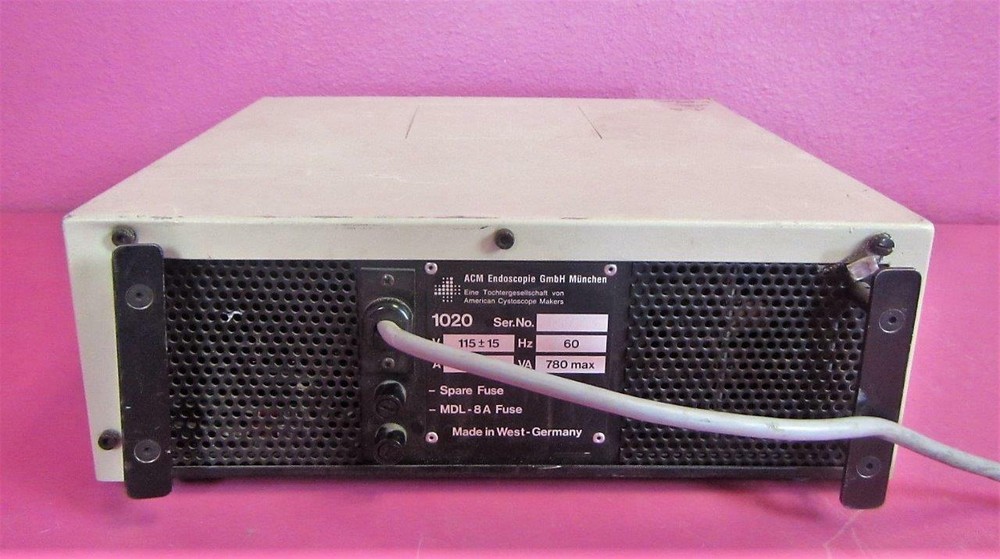 ACMI 1020 Light Supply Endoscopy Endoscopic Surgical Light Source 300 Watt