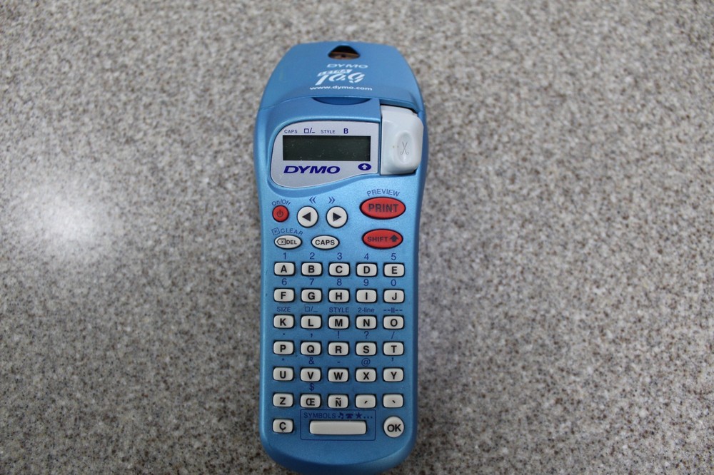 dymo letra tag label maker