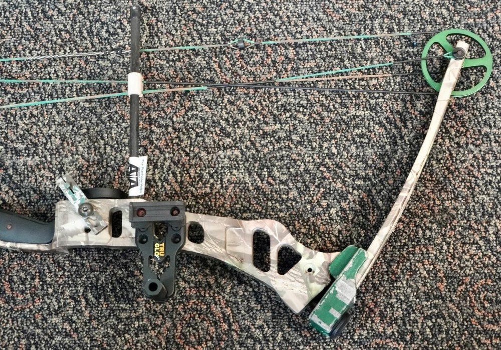 Bear Element Right Handed 70lbs Compound Bow