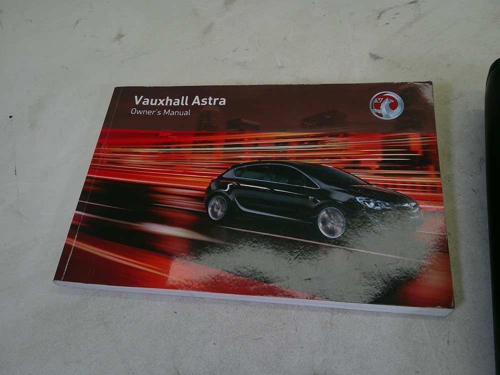 VAUXHALL ASTRA OWNERS MANUAL 2009-2015