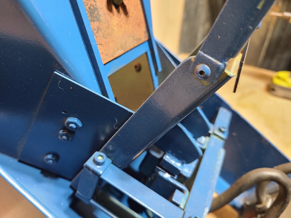 Moorfeed Corp. Vibratory Feeder, 120V model 74101