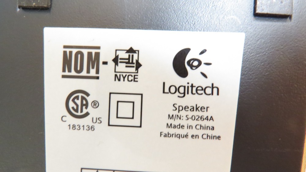 LOGITECH COMPUTER SPEAKERS SET S-0264A - GOOD CONDITION Works Good