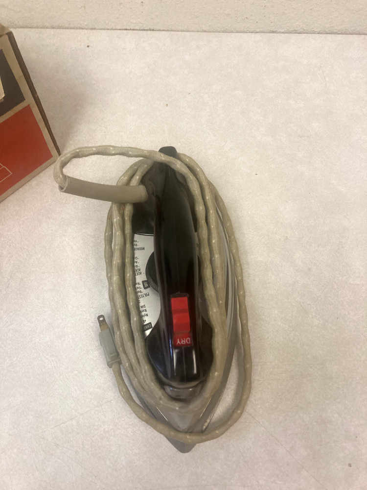 model 4001 stream/dry iron