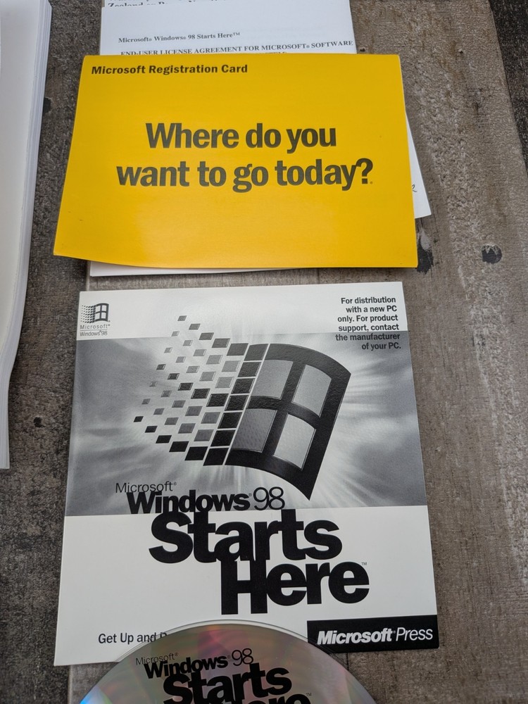 MICROSOFT WINDOWS 98 1ST EDITION FULL OPERATING SYSTEM & Windows 98 Starts Here