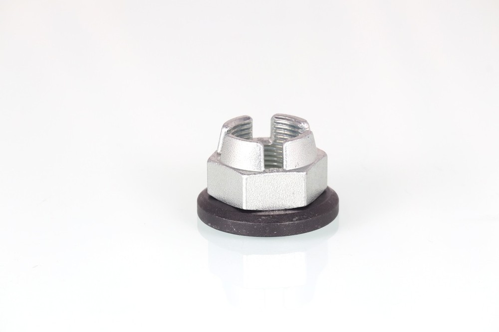 Pair of hub nuts front right = left GH-393902