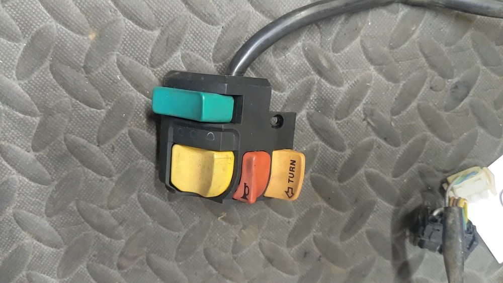 Left hand handle bar control switch assembly 1996-2001 BMW R1100 RT R1100RT