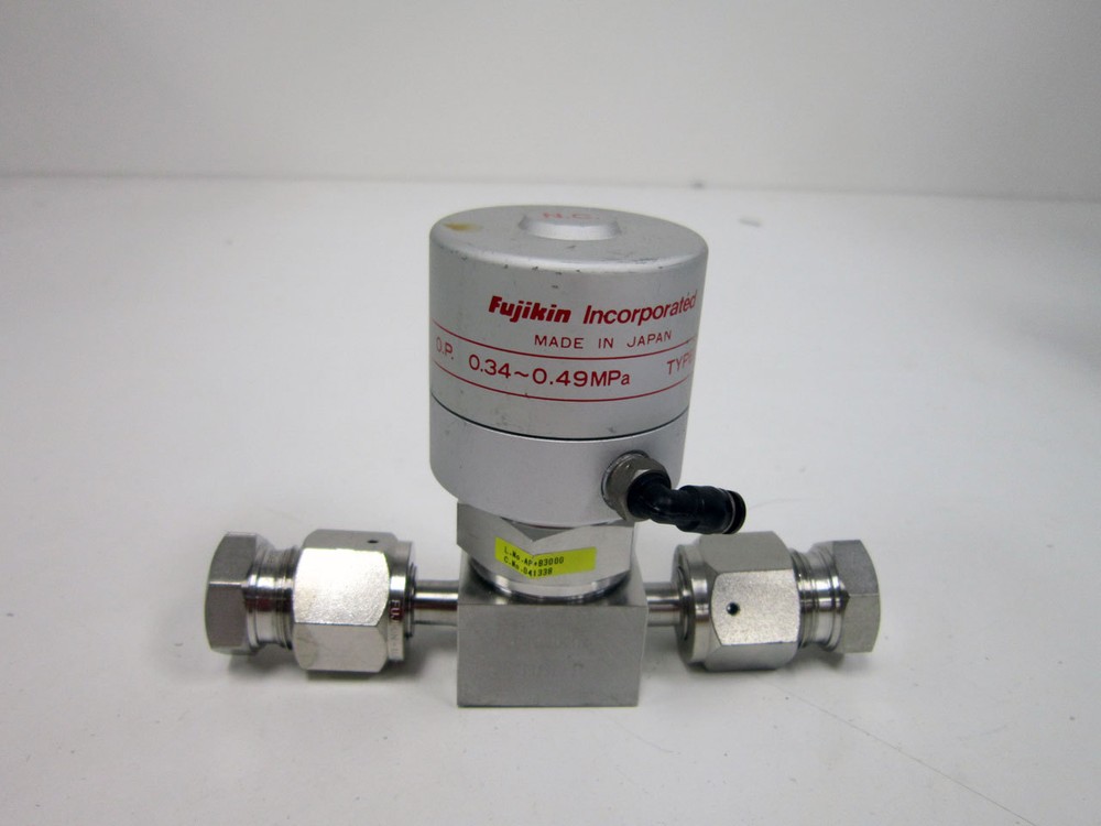FUJIKIN MEGA ONE LA NORMALLY CLOSED PRESSURE PNEUMATICALLY ACTUATED VALVE - B