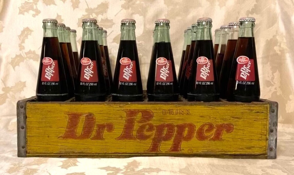 VINTAGE 70’s DR PEPPER CASE