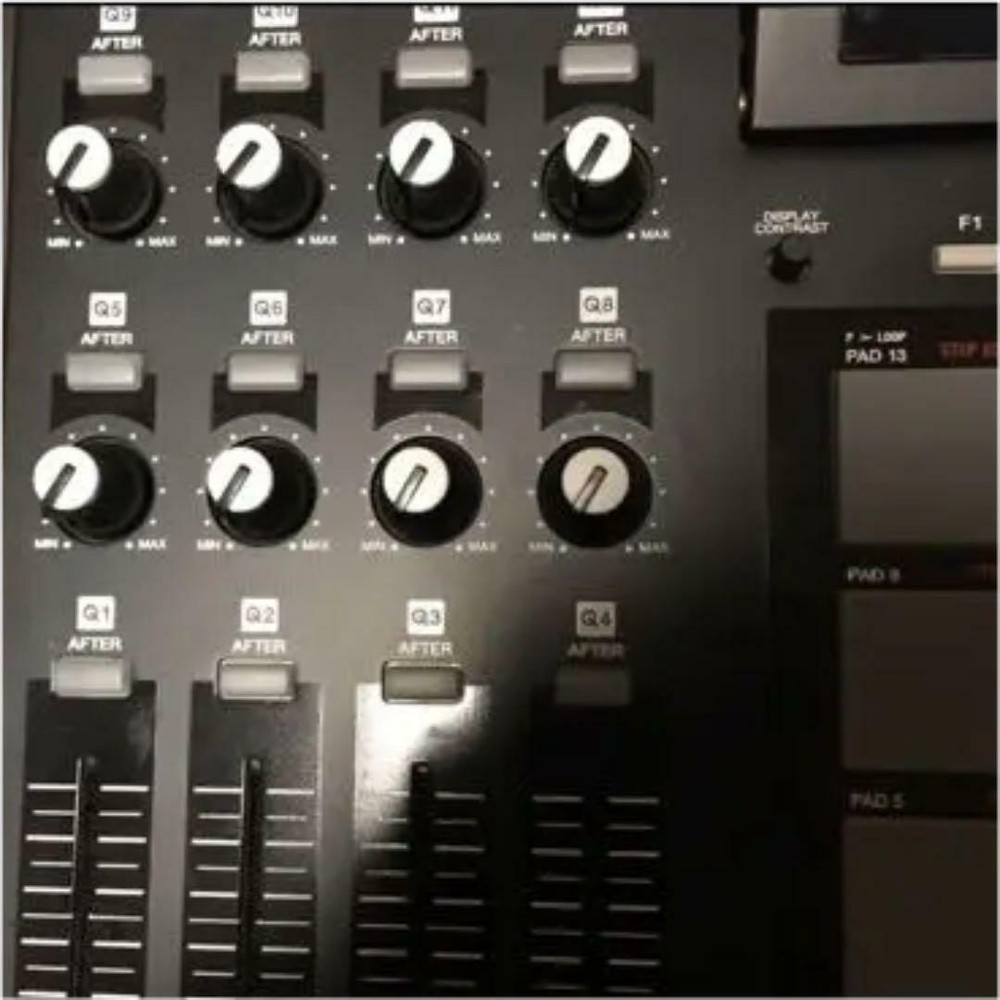 AKAI MPC5000 Sampling Machine