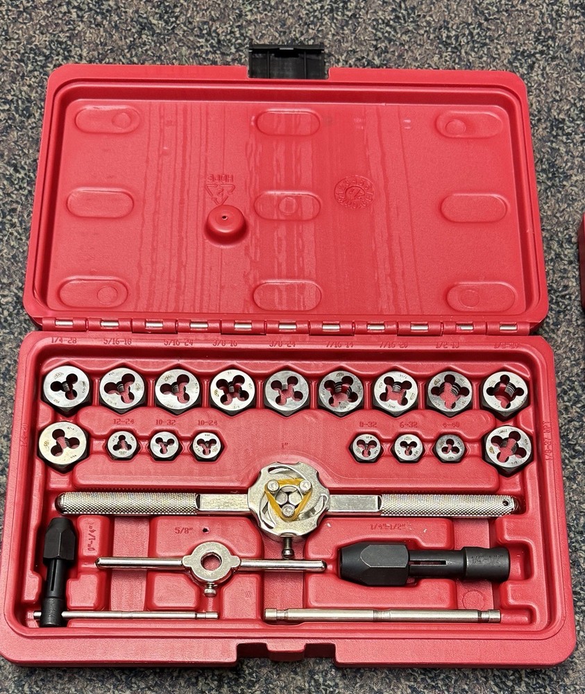 MAC Tools TD41SAES-US 41-PC. SAE Tap and Hex Die Set