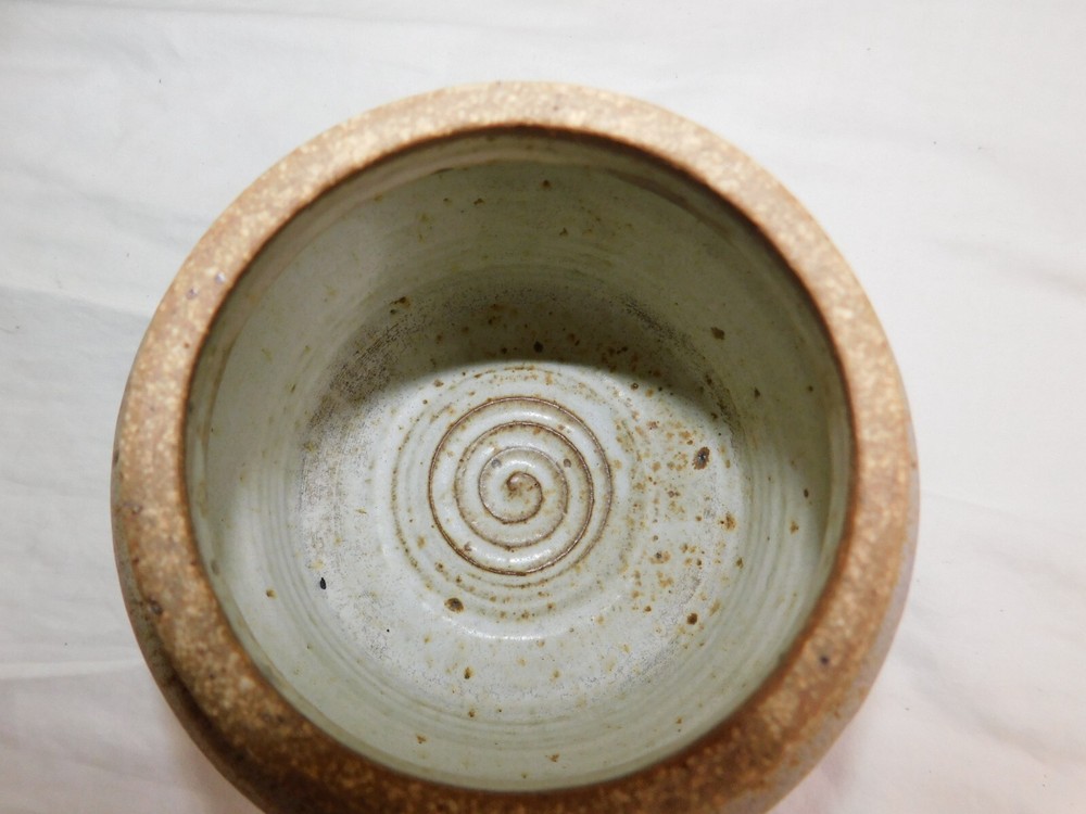 SENNETT ABSTRACT ART POTTERY VASE~4 1/2" TALL~~#2