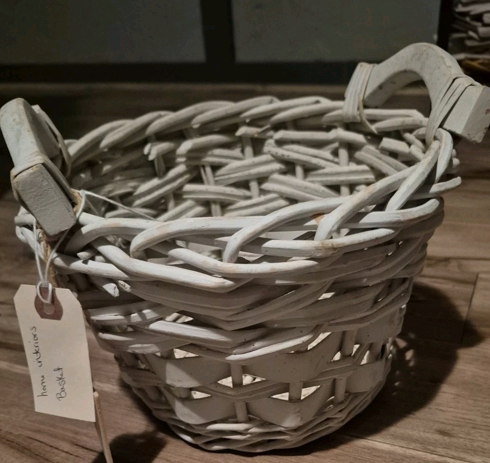 Home Interiors White Wicker Round Basket with Handles