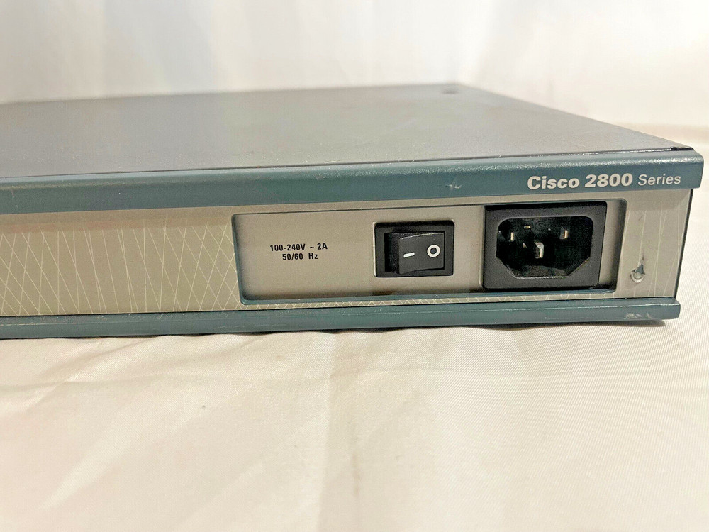 Cisco 2811 2 Ports Rack-Mountable Network Switch