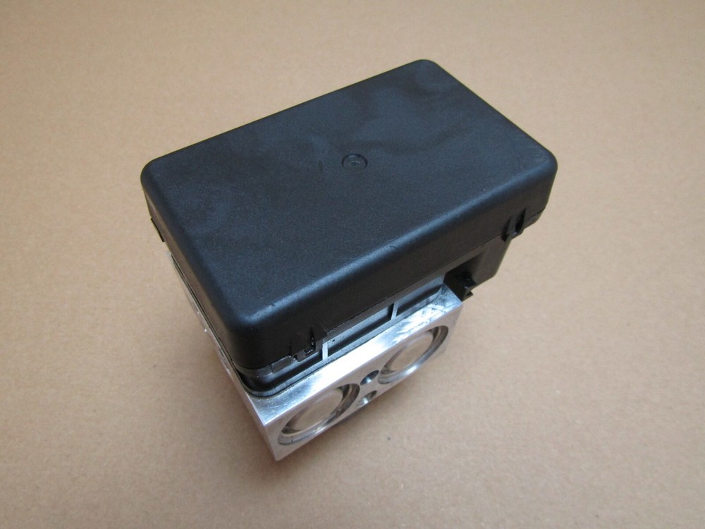MV Agusta Rivale 800 2016 ABS pump control unit module (6954)