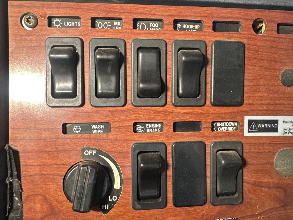 Mack CL600 GAUGE AND SWITCH Dash Panel - Used