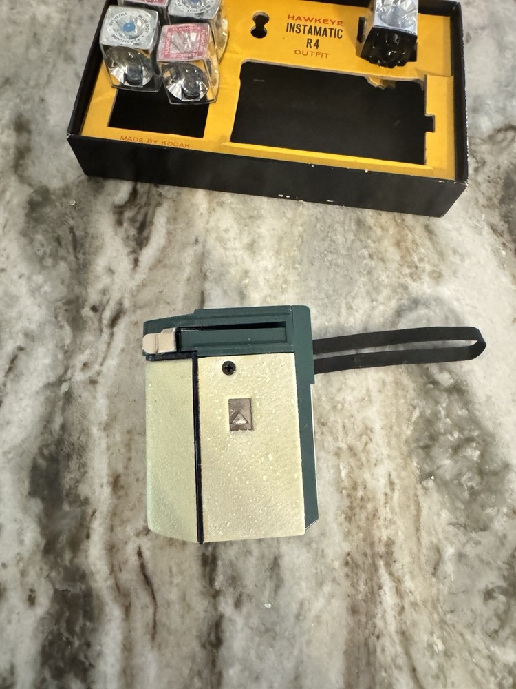 Kodak Hawkeye Instamatic R4 Camera Flash Model w/Original Box - UNTESTED