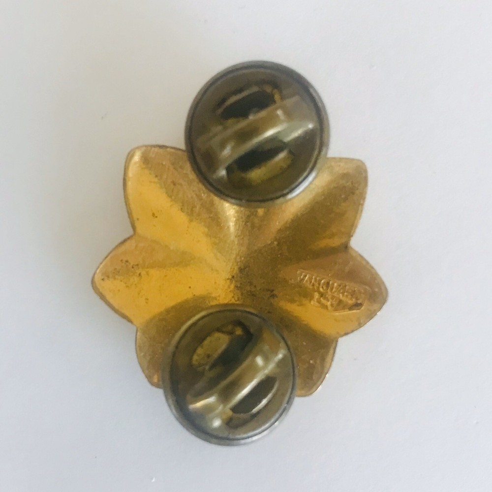 Vanguard Oak Leaf Vintage WWII Lapel Uniform Pin