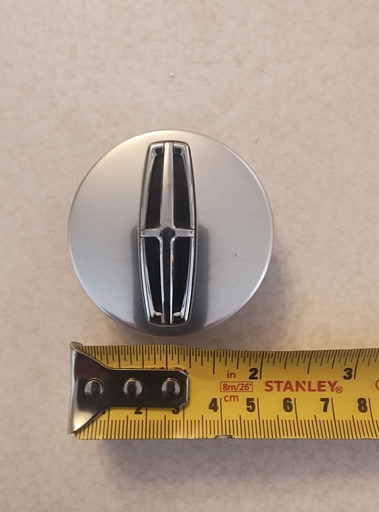 Lincoln Center Ring Wheel Cap