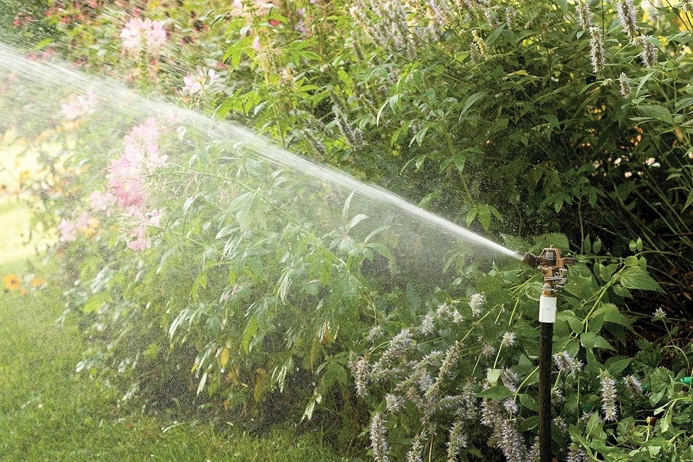 Classic Brass Impact Sprinkler: Adjustable Patterns & Superior Durability
