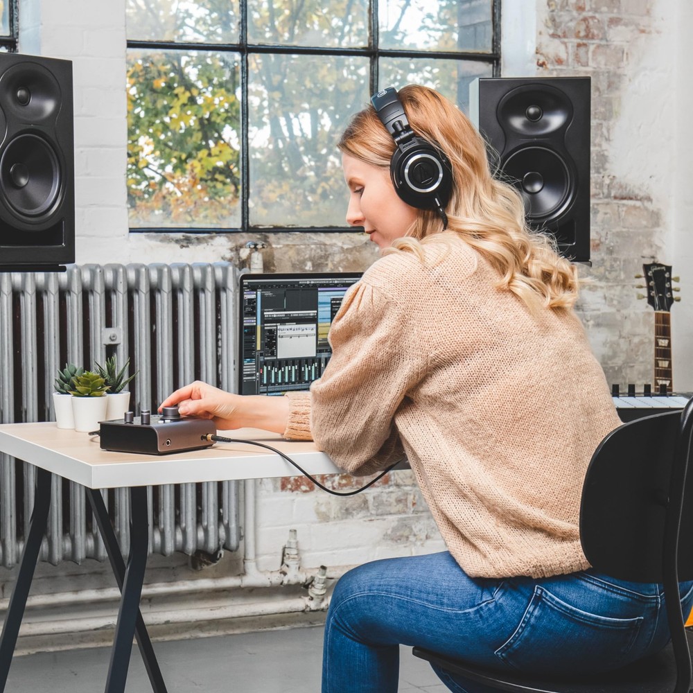 Audio Interface iD4 MKII, Class A Console Microphone Preamp (High Speed USB-C...