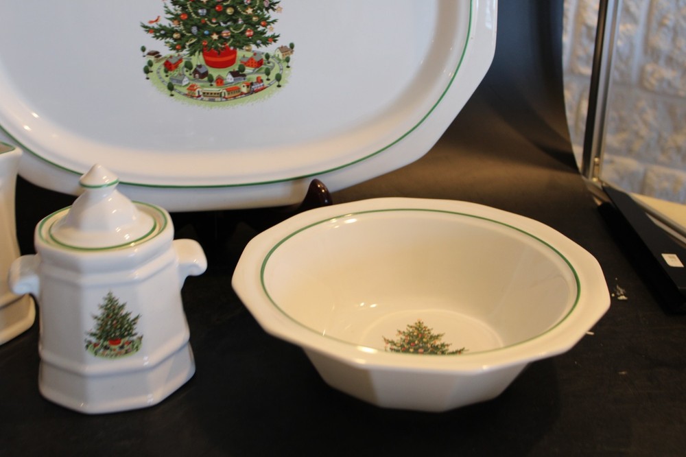 CHRISTMAS HERITAGE PFALTZGRAFF 5 Pieces hosted set