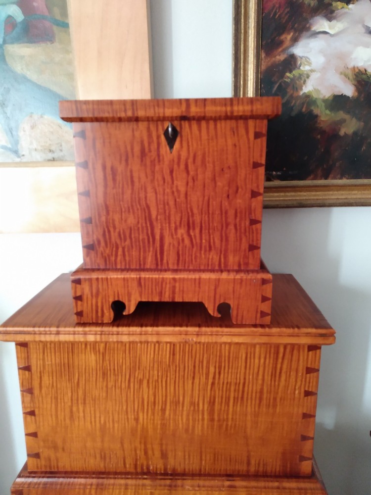 TIGER MAPLE SMALL CHEST