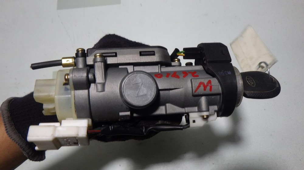 06 KIA SPECTRA Ignition W/Key