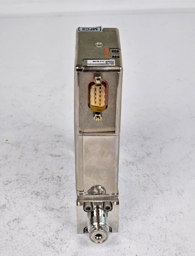 Brooks Instrument mass flow controller MFC SLA7950S1EGG1D2A1 H2 3 SLPM