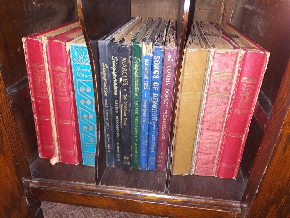 Antique 1918 Silvertone Record Player